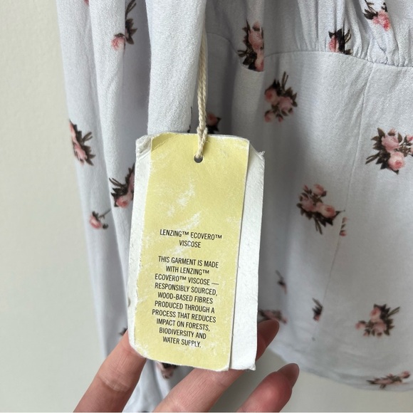 NWT Aritzia Wilfred Spellbound Blouse White Grey Floral - Picture 6 of 10